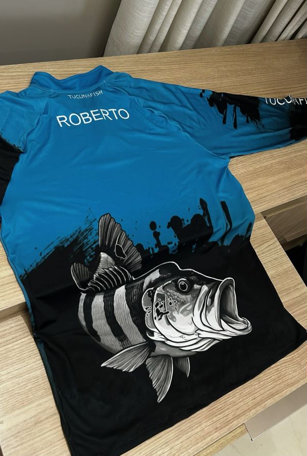 Camisa de pesca TucunaFish com estampa de tucunaré personalizada com o nome Roberto